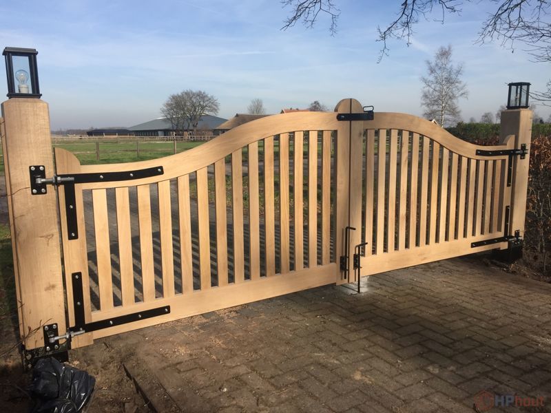 Stoel Vooruitgaan De slaapkamer schoonmaken Duurzame Houten Poorten | Houten Toegangspoorten van Top Kwaliteit