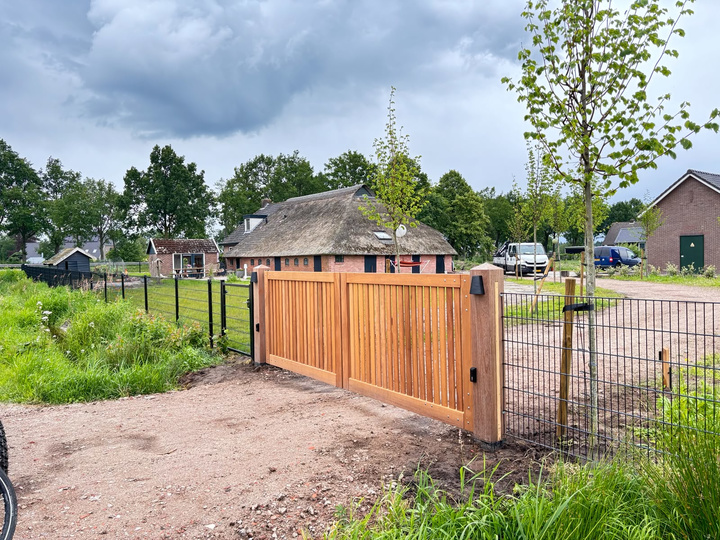 Iroko Maatwerk poorten