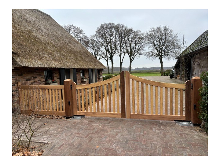 Iroko Havezathe poort